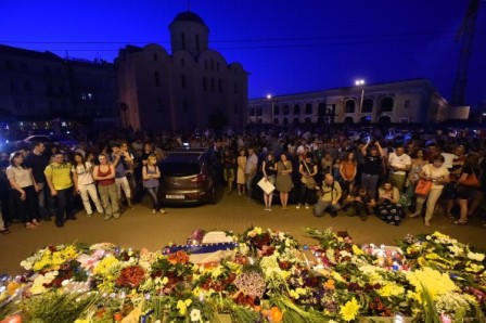 Cả thế giới cầu nguyện cho các nạn nhân trên chuyến bay xấu số MH17